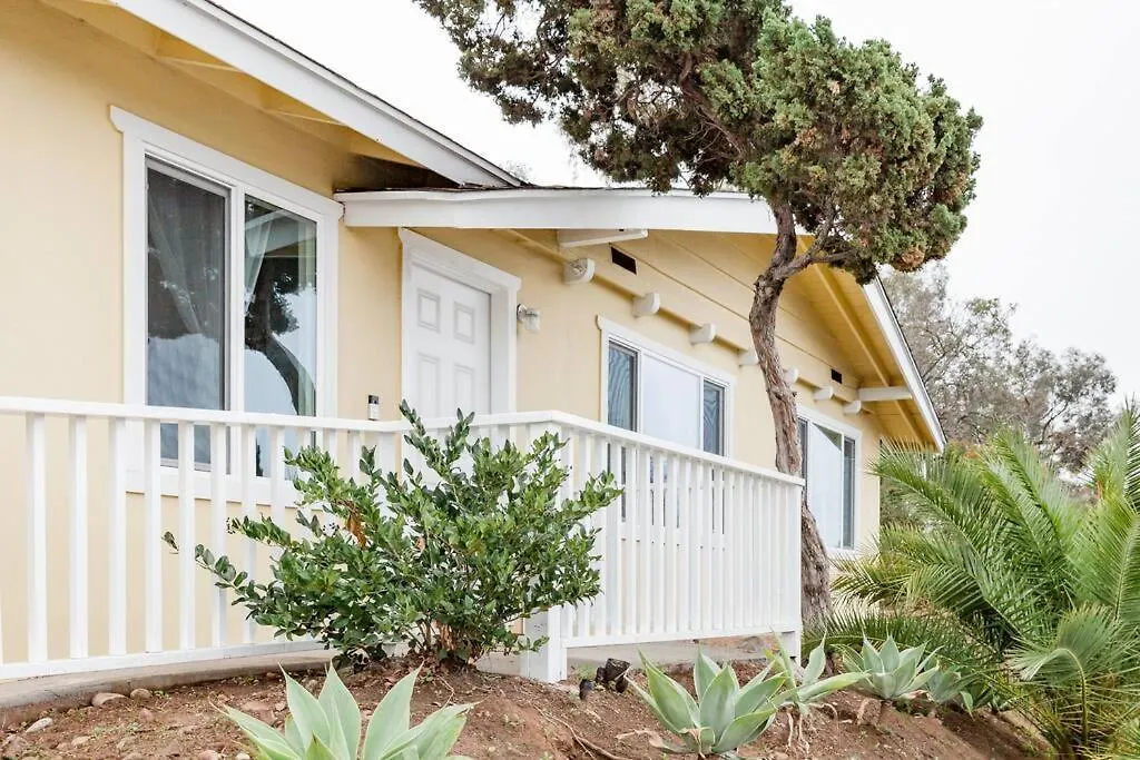 Holiday home Creative Haven Chic 3-bedroom With Artistic Touches
