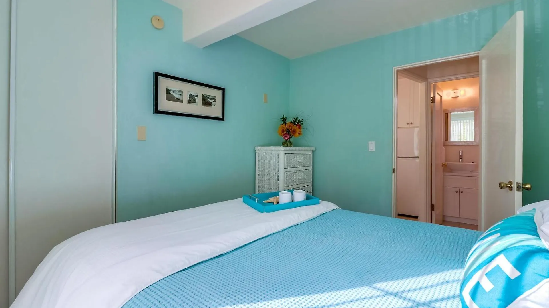 Apartment Blue Topaz