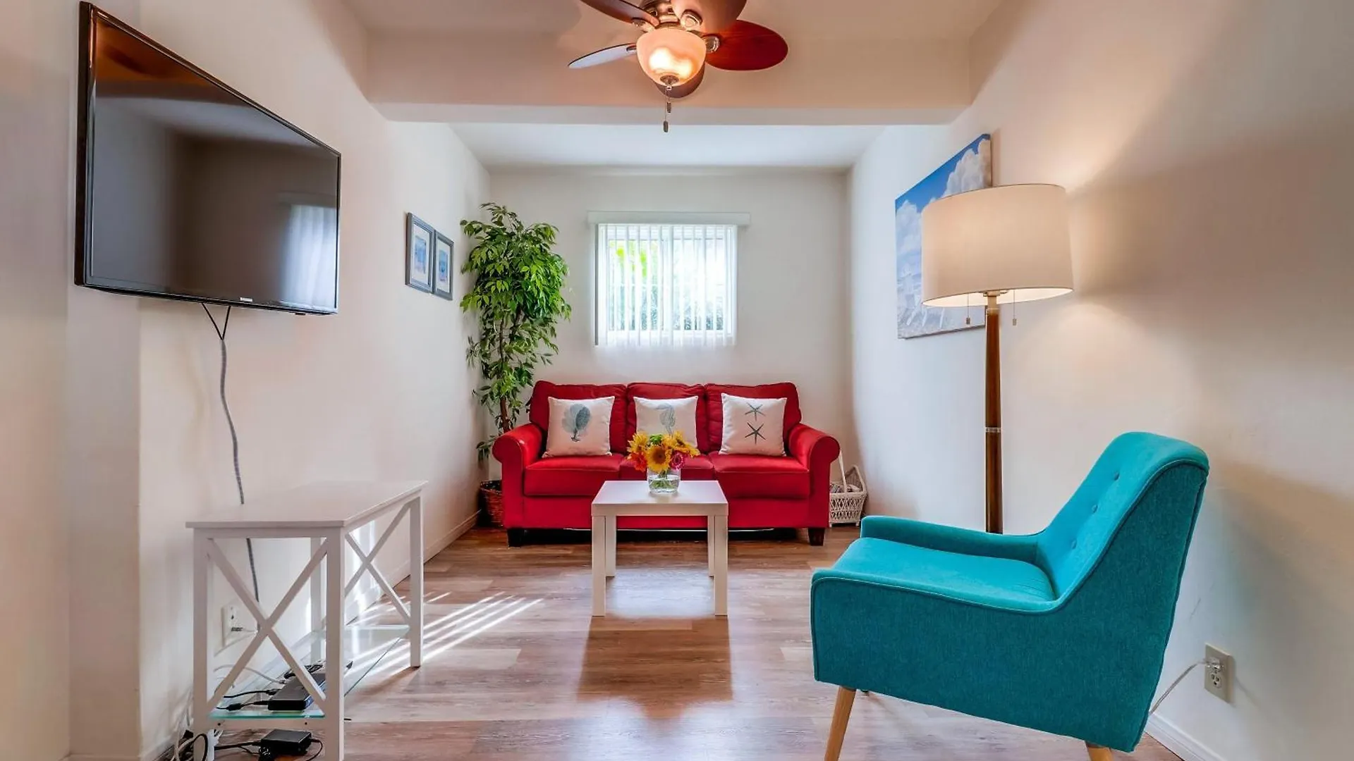 Blue Topaz Apartment *