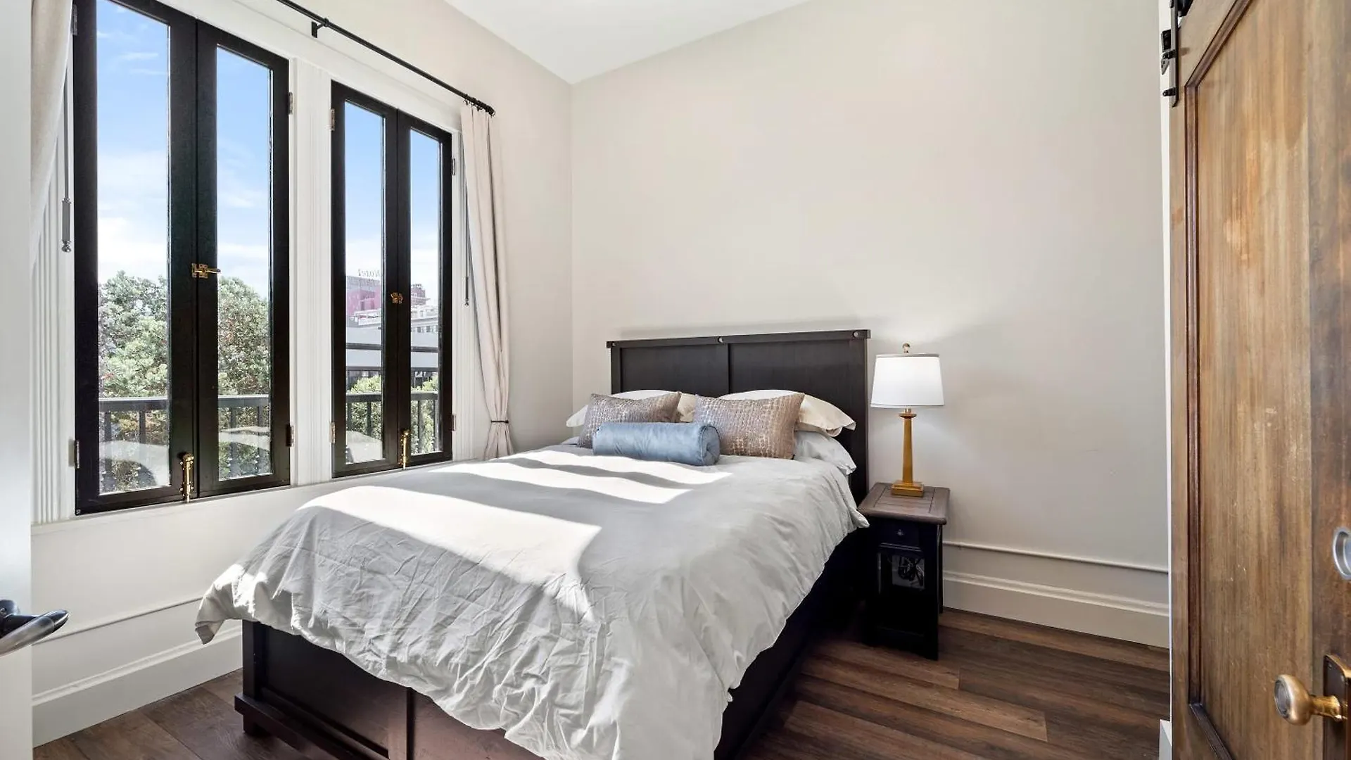 Renovated In Historic Holiday home San Diego
