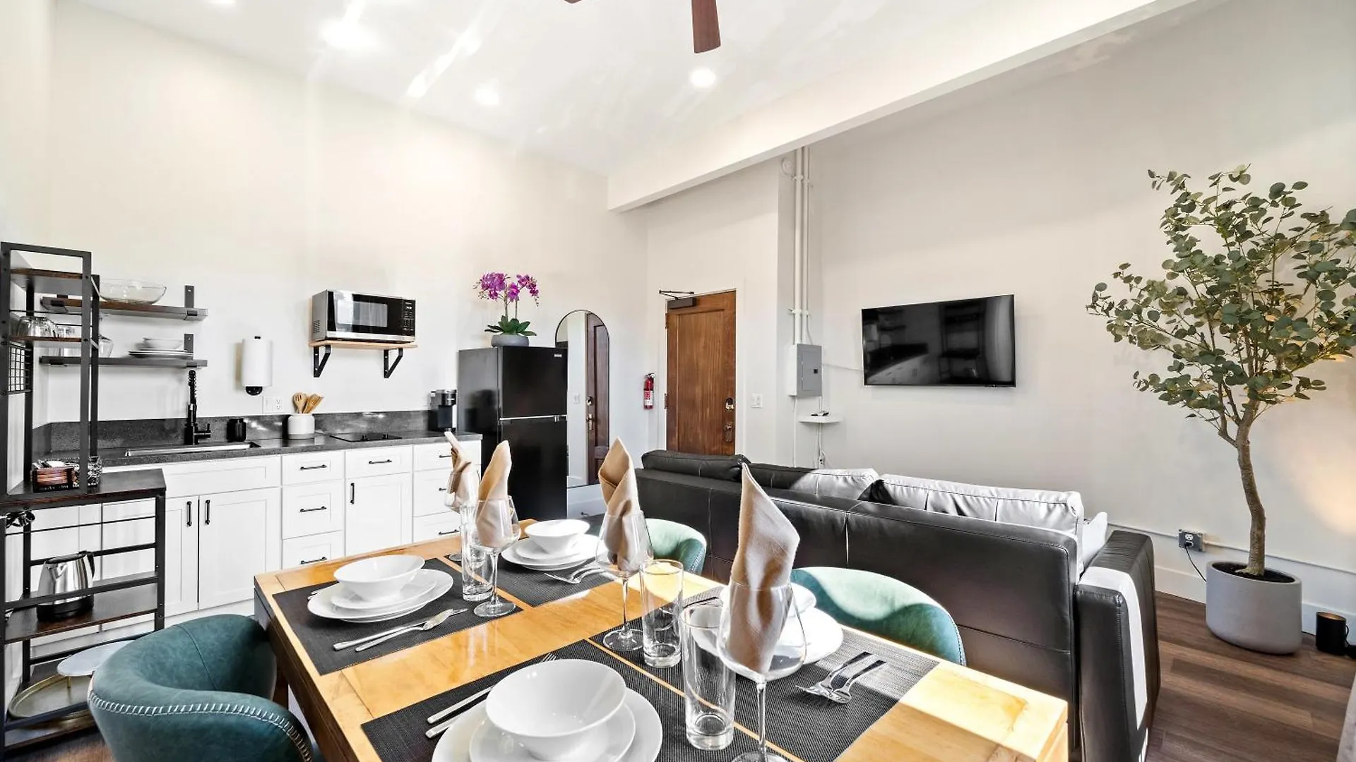 Renovated In Historic Holiday home *