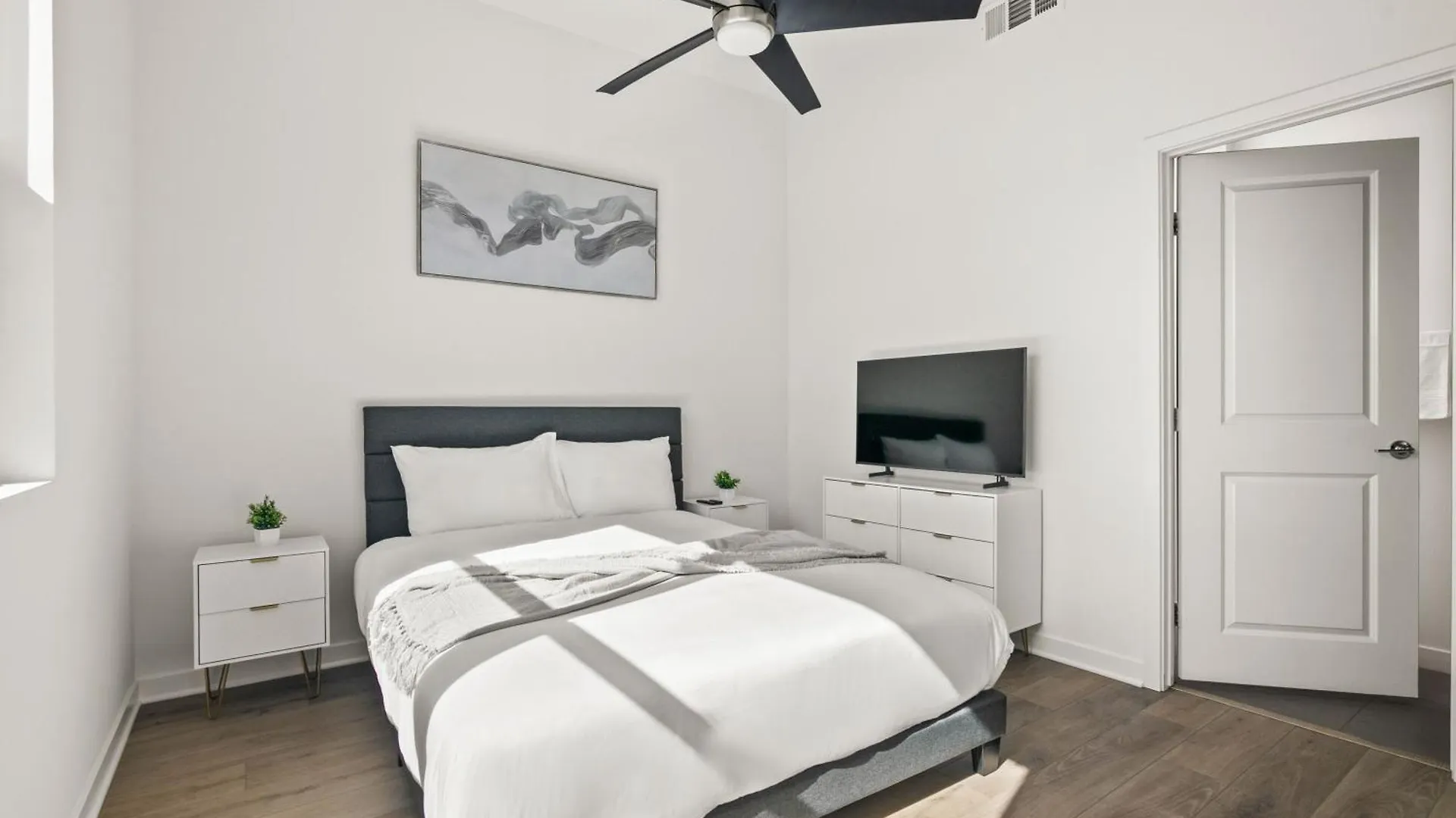 Smitten By - 4-bed 3,5-bath San Diego