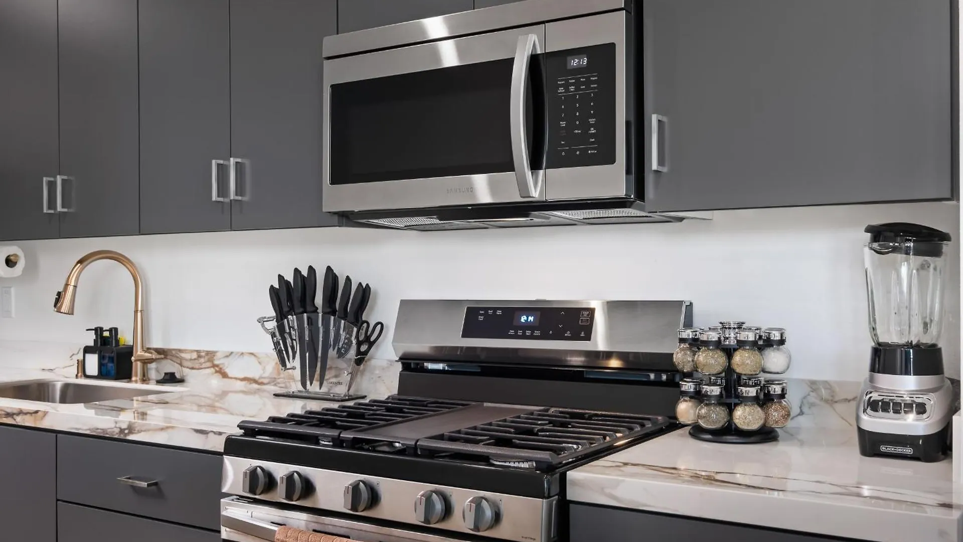 Apartment Stylish 2 Bedroom King Bed Evcharger Pet-friendly Balcony San Diego