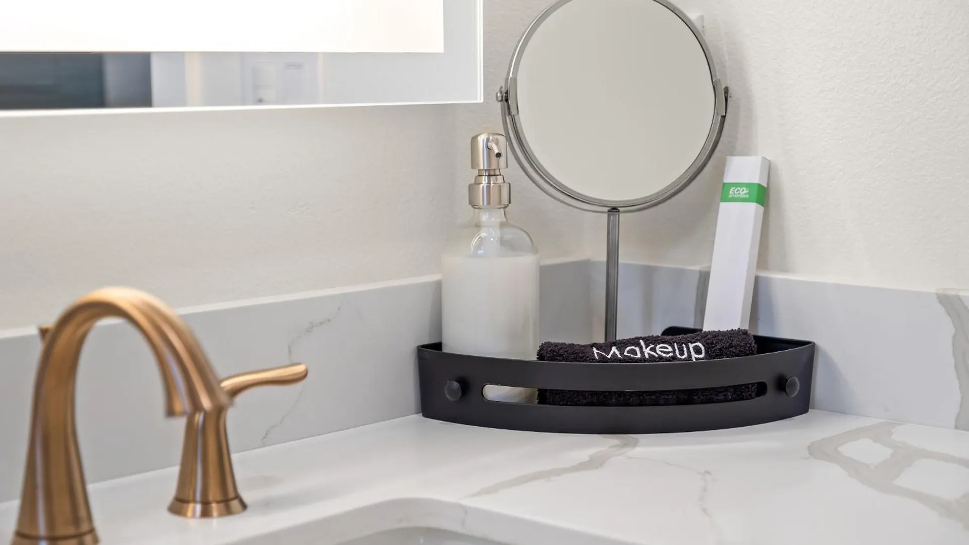 Apartment Stylish 2 Bedroom King Bed Evcharger Pet-friendly Balcony San Diego