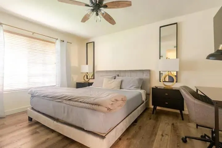 Living With Pool & Tennis Minutes To Del Mar Beaches Holiday home *
