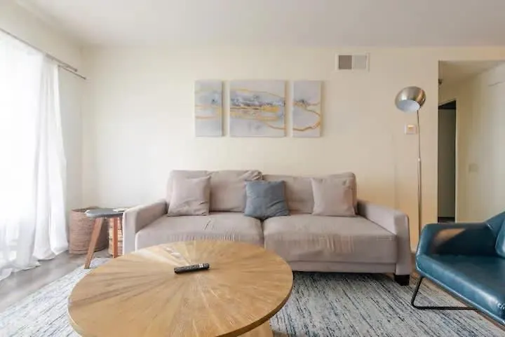 Living With Pool & Tennis Minutes To Del Mar Beaches