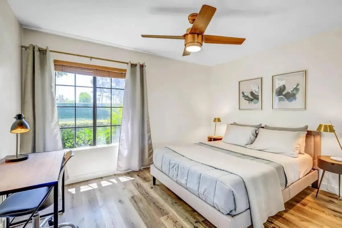 Living With Pool & Tennis Minutes To Del Mar Beaches Holiday home
