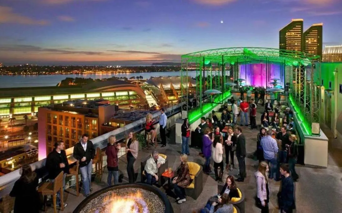 Amazing - Modern, Award-winning Bay View Apartment *