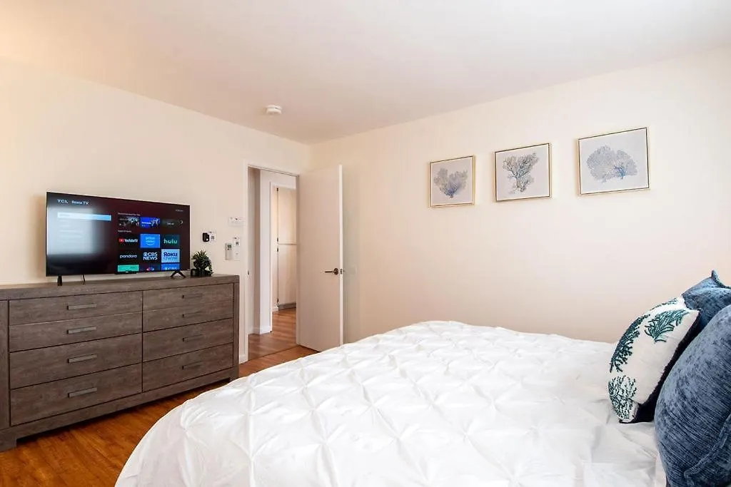 Amazing - Modern, Award-winning Bay View Apartment