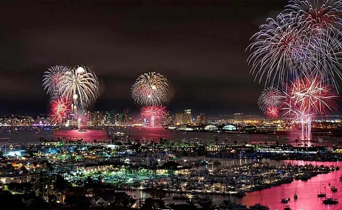 Amazing - Modern, Award-winning Bay View Apartment