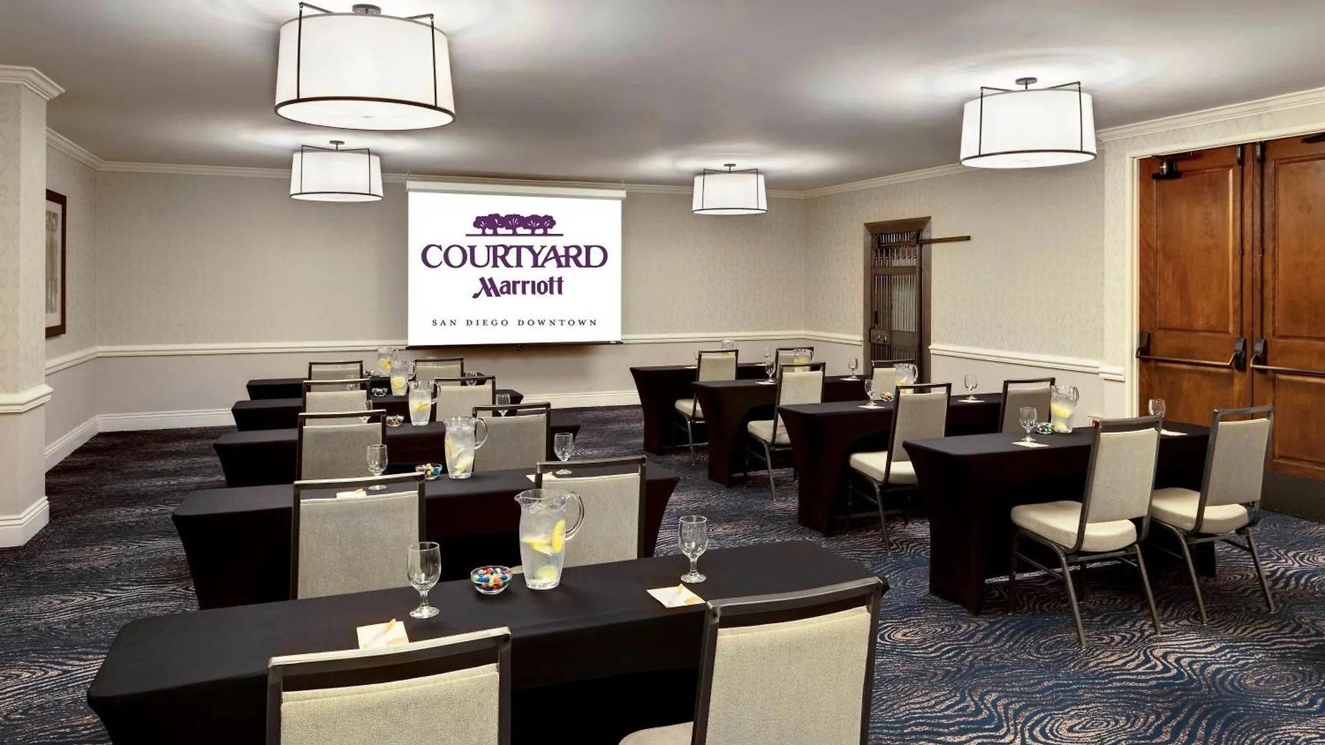 Courtyard By Marriott Downtown Hotel 4*