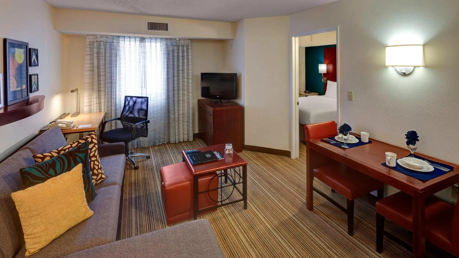 Hotell By Marriott Downtown 3*