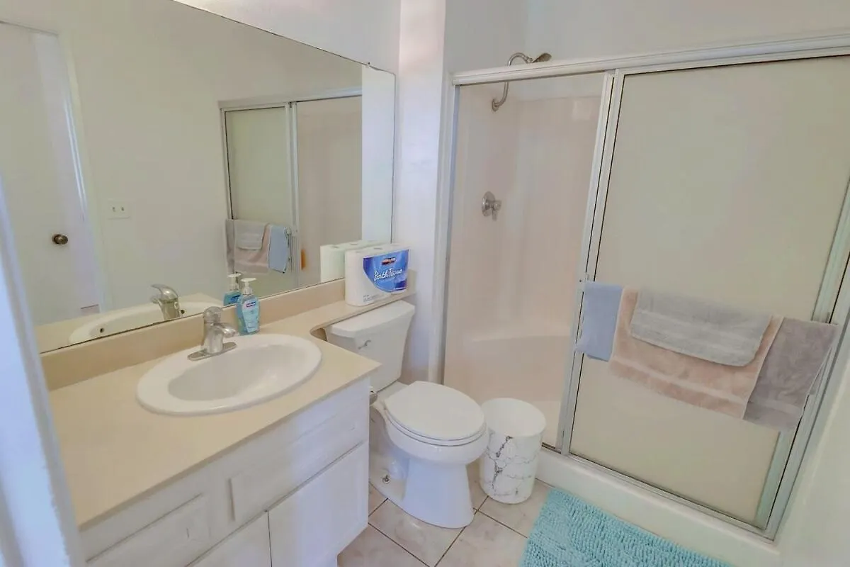 Entire Private 4-bedroom House With Garage, Gated Yard, King Bed Holiday home San Diego