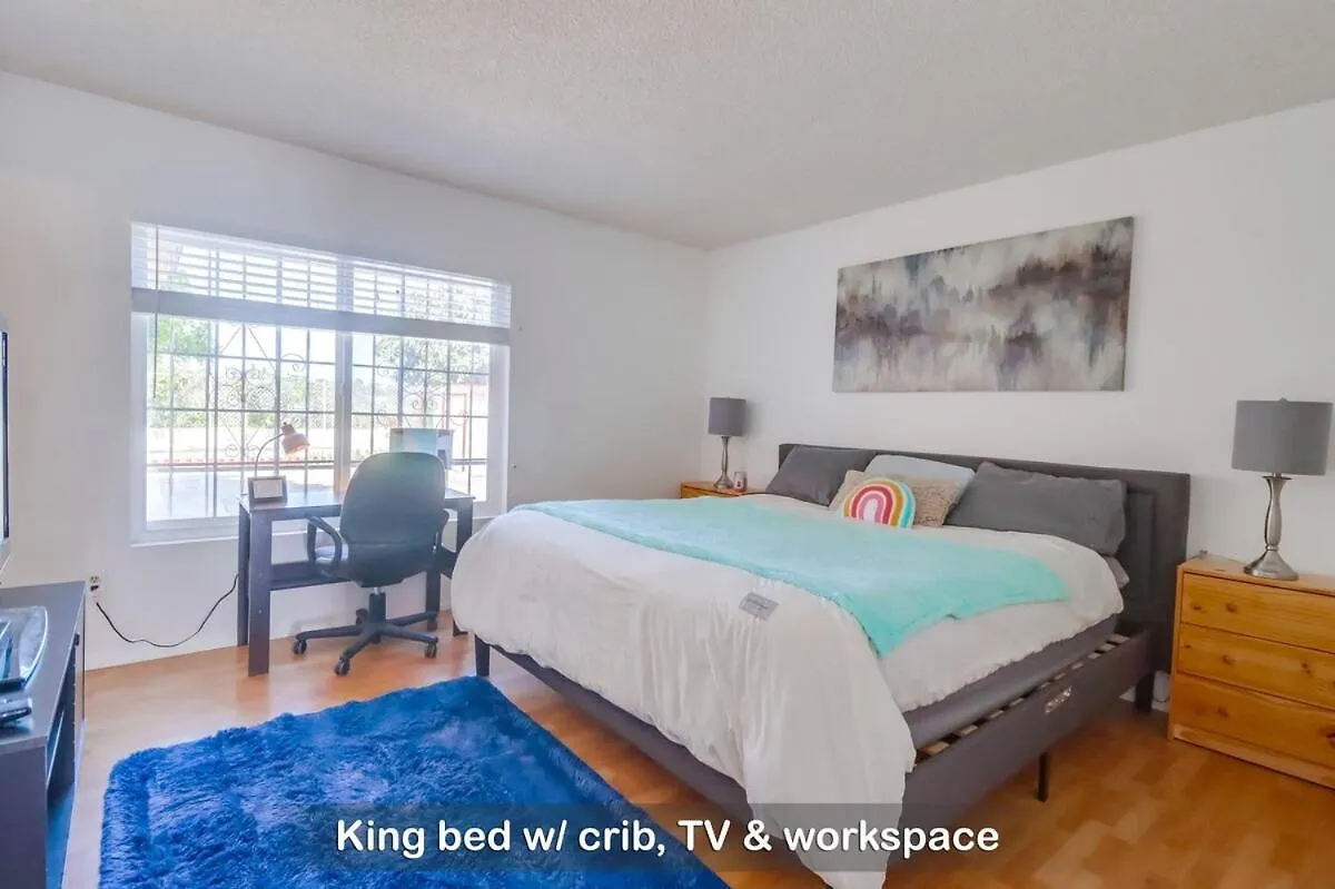 Entire Private 4-bedroom House With Garage, Gated Yard, King Bed San Diego