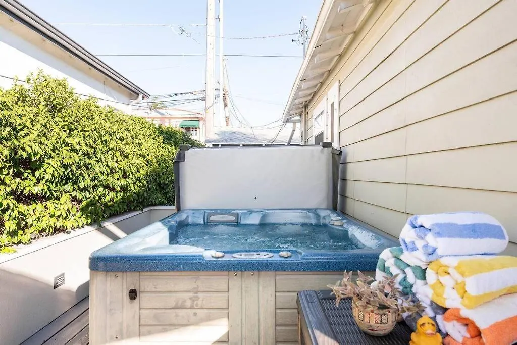 Holiday home Charming Mid-century Craftsman, Hot Tub With Serene Yard San Diego