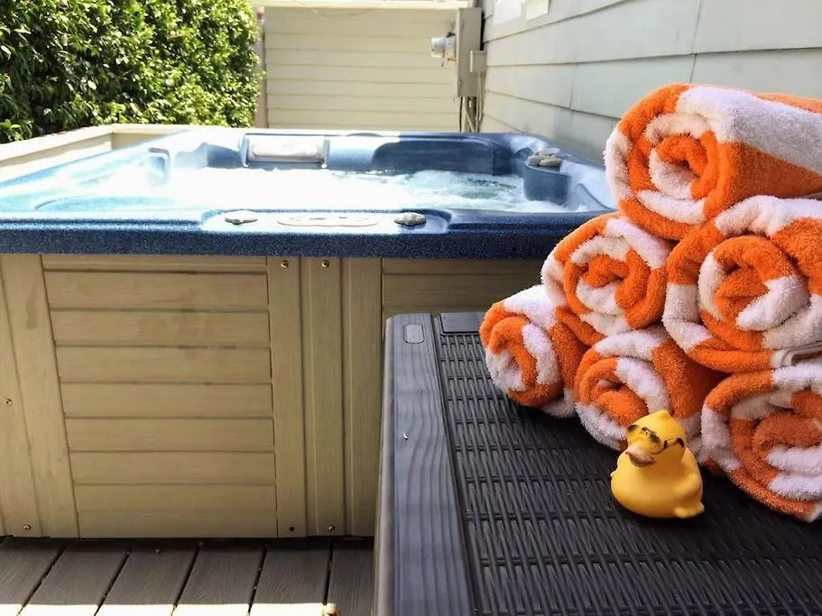 Charming Mid-century Craftsman, Hot Tub With Serene Yard * San Diego