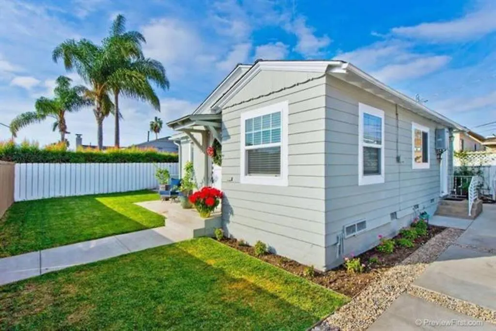 Charming Mid-century Craftsman, Hot Tub With Serene Yard Holiday home *