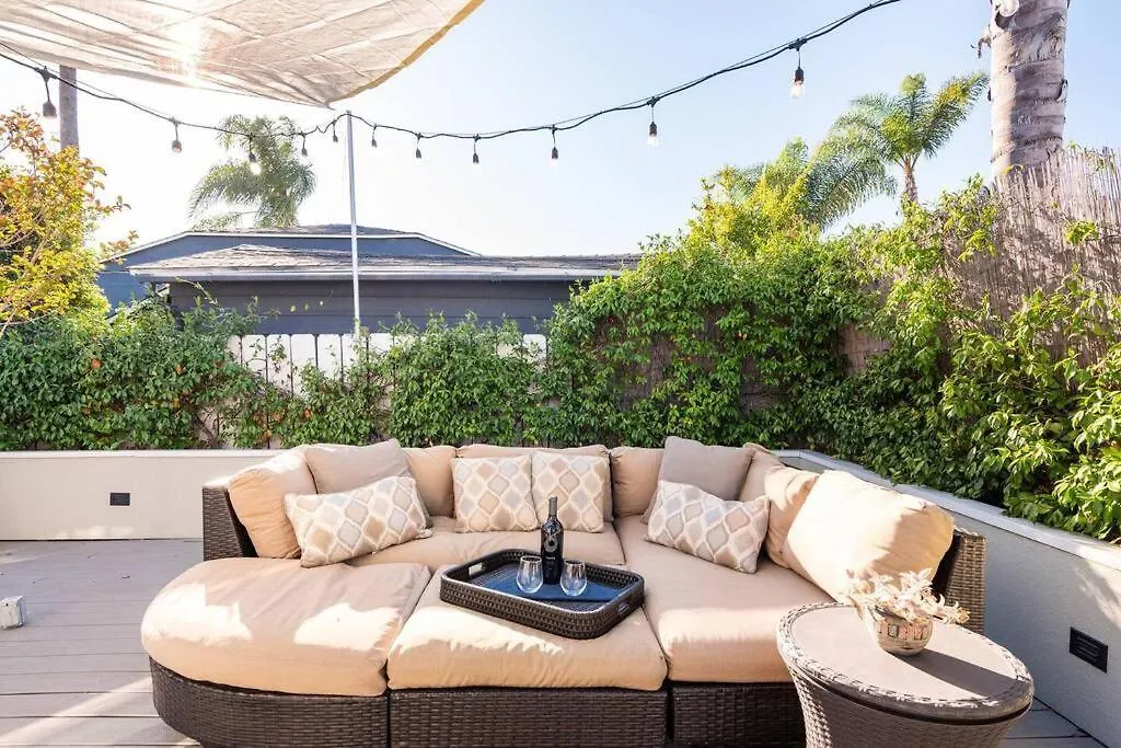 Charming Mid-century Craftsman, Hot Tub With Serene Yard *