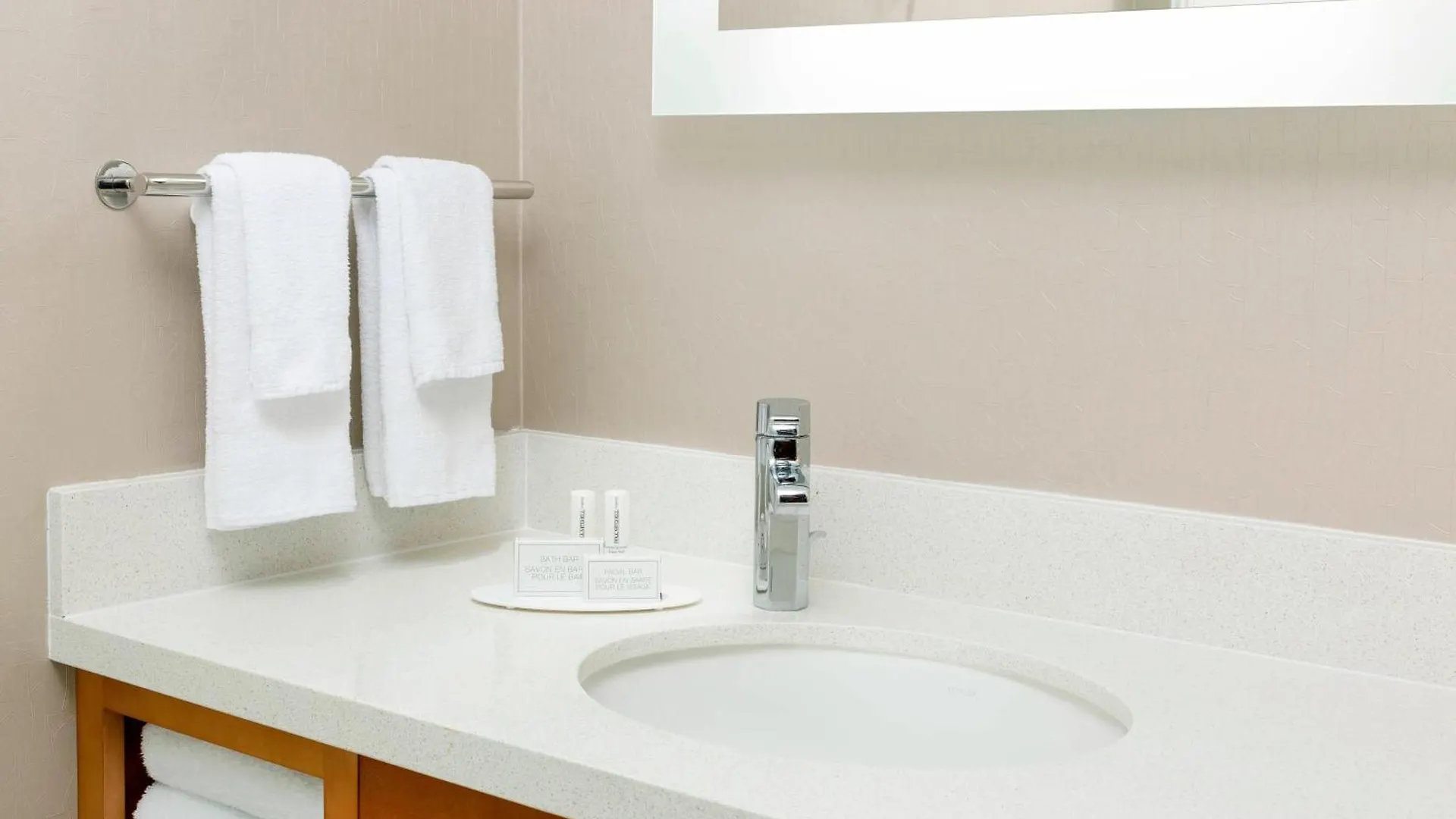 Springhill By Marriott Mission Valley Otel 3*