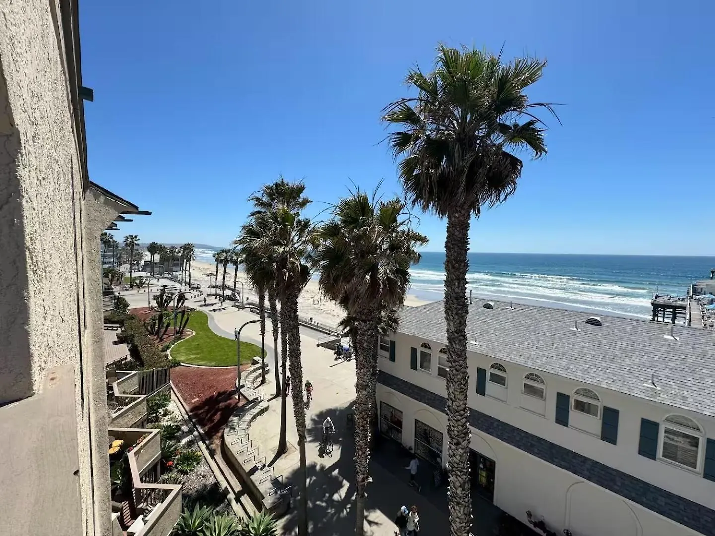 Apartment Penthouse At Pacific Crystal Pier