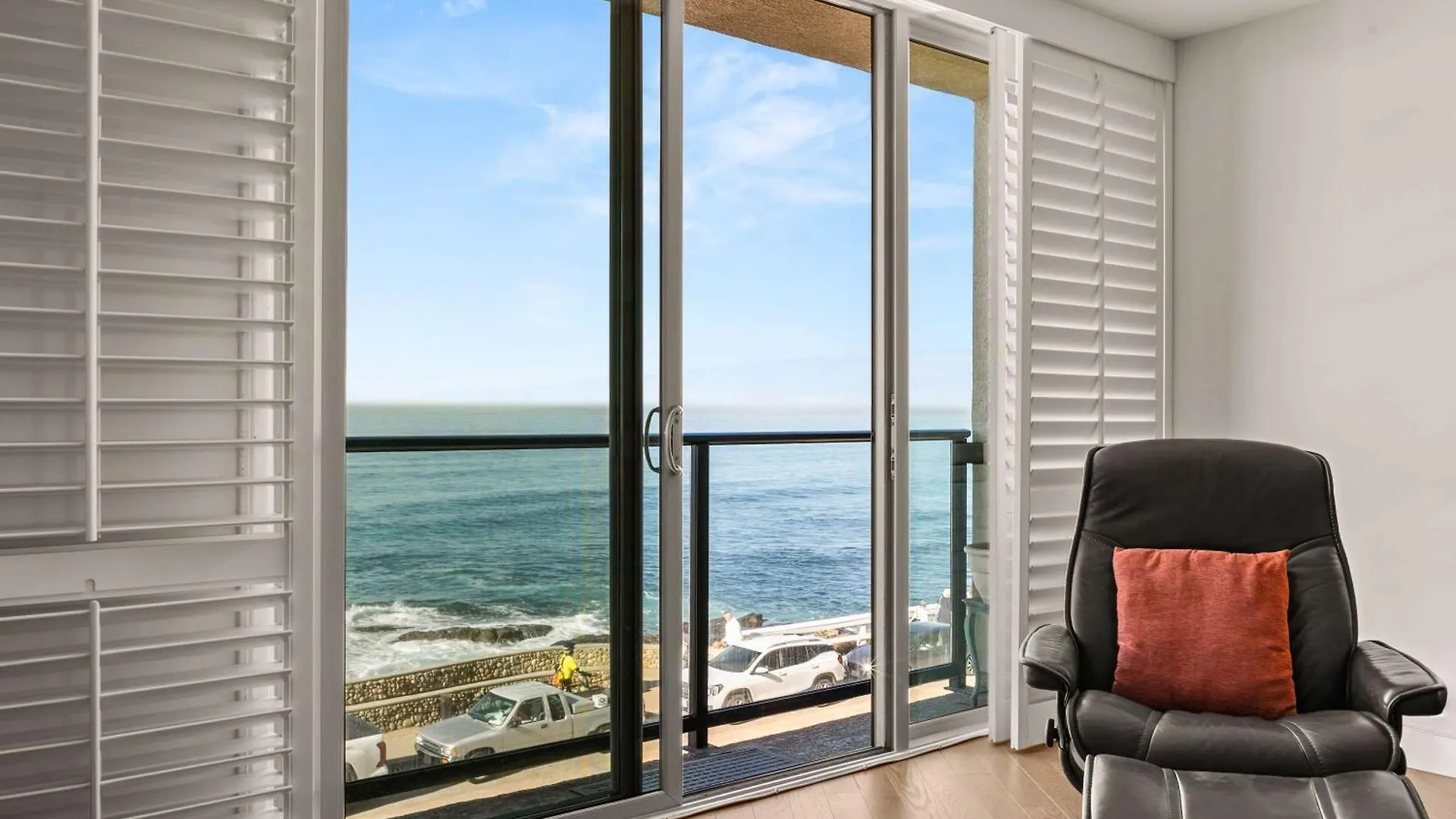 Waterfront Unmatched Views And Prime Location Holiday home