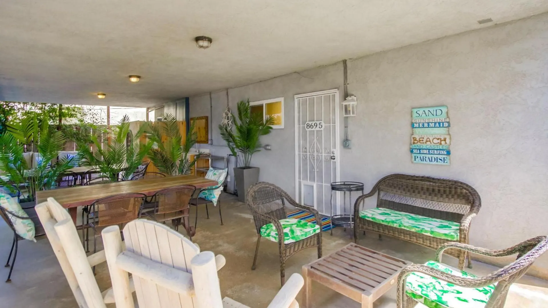 Tidal Wave 3 Brand New Listing! Apartment