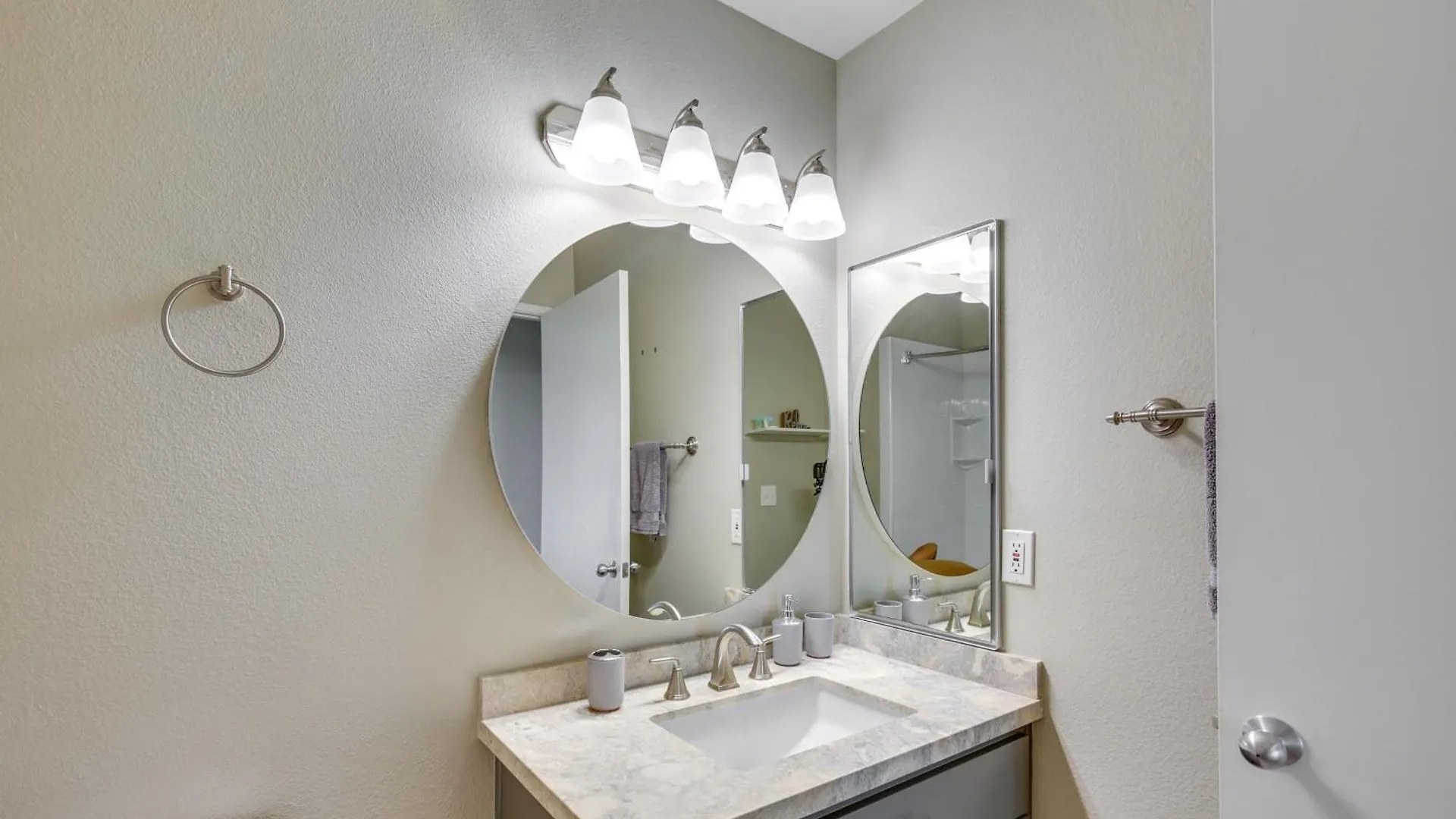 Apartment Downtown 1 Mi To Gaslamp Quarter *
