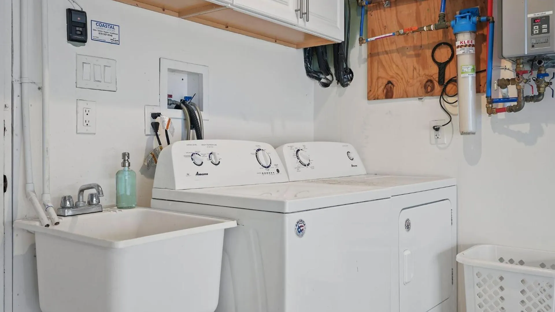 Stunning Haven! Steps To The & Pet Friendly!
