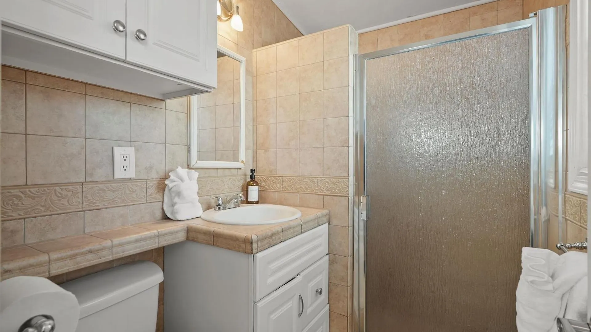 Stunning Haven! Steps To The & Pet Friendly!