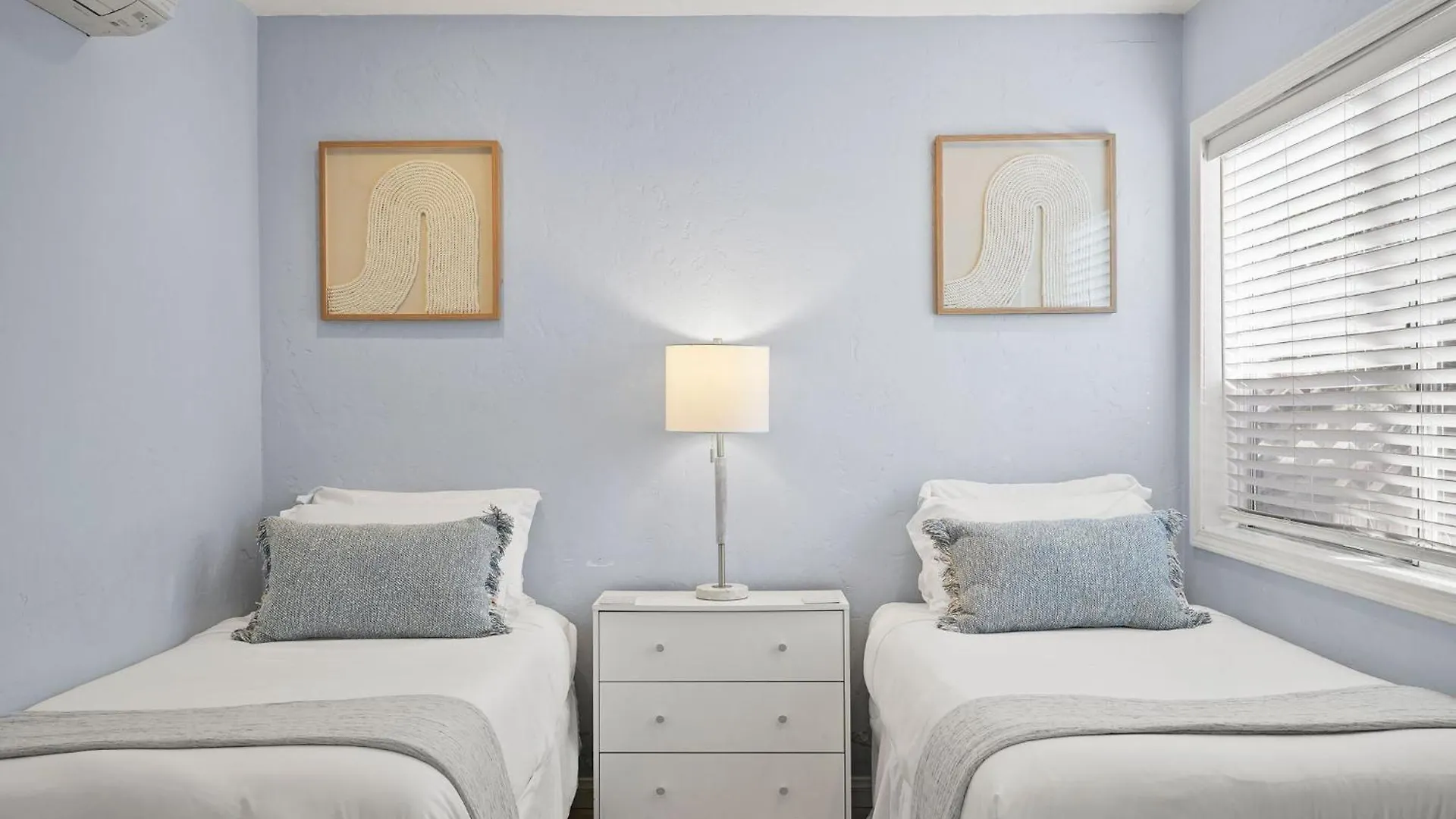 Stunning Haven! Steps To The & Pet Friendly! *