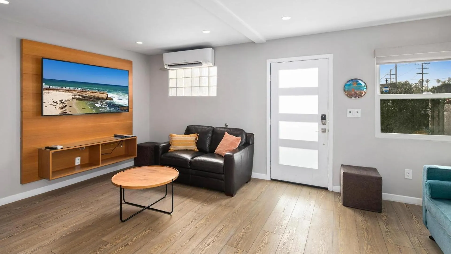 Newly Renovated 3br Modern In Heart Of Ocean San Diego