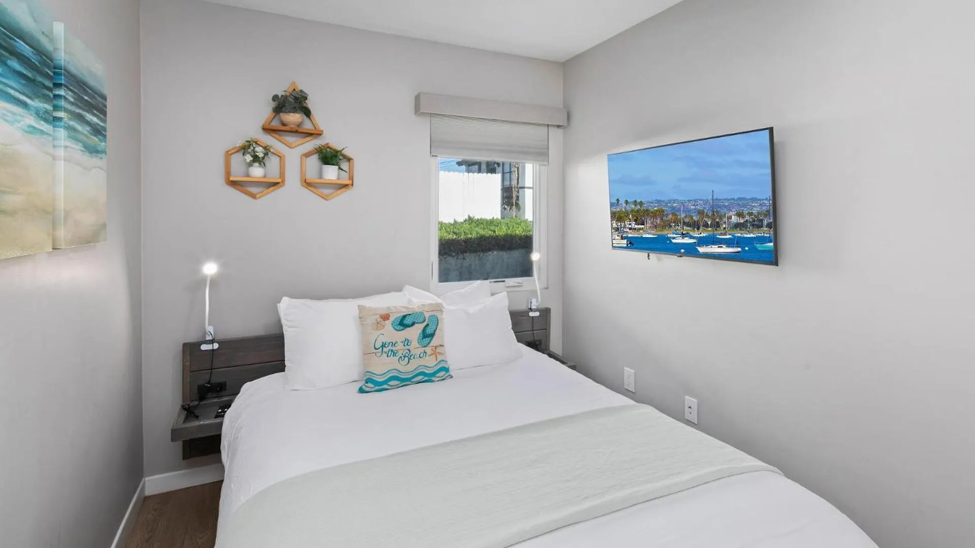 Newly Renovated 3br Modern In Heart Of Ocean San Diego