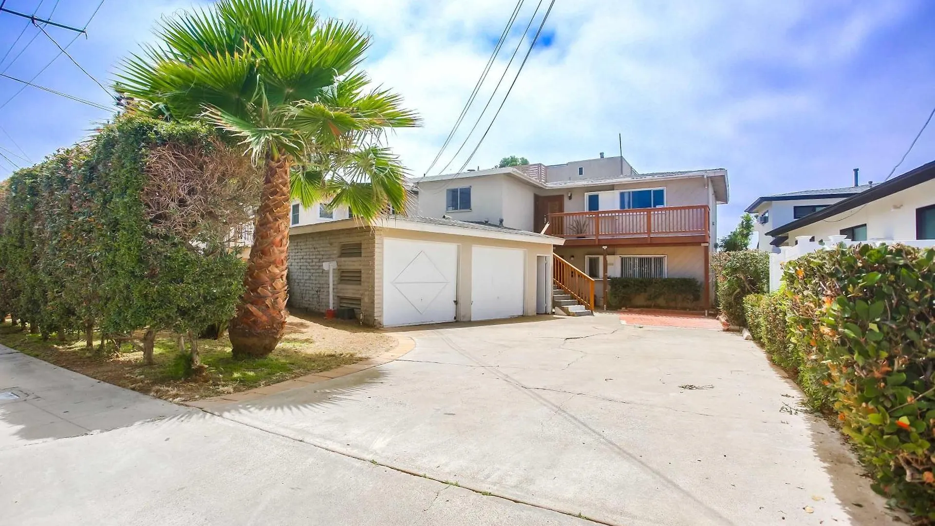 Holiday home Steps 2 Ocean & Surfing Ocean Views Rooftop Deck *