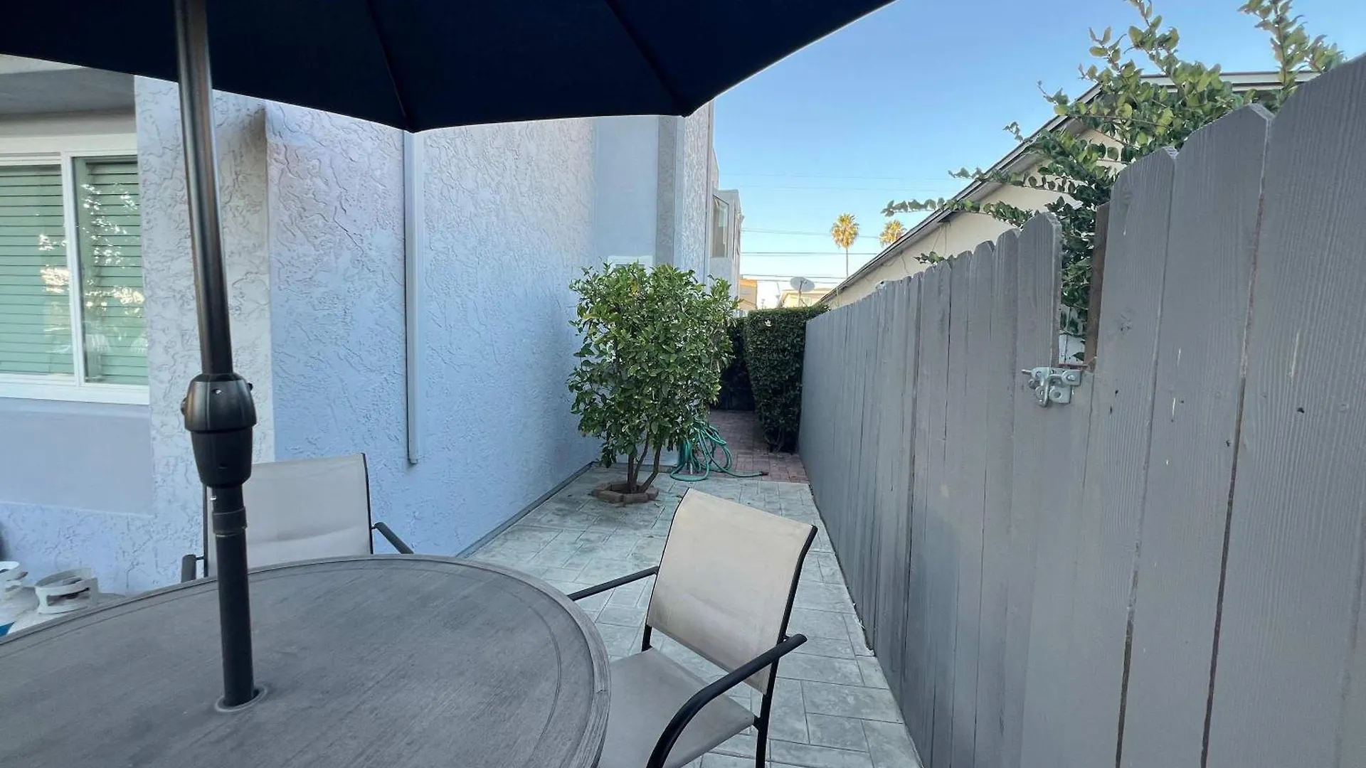 Apartment 2 Bed 2 Bath Pacific 5 Blocks From Ocean *