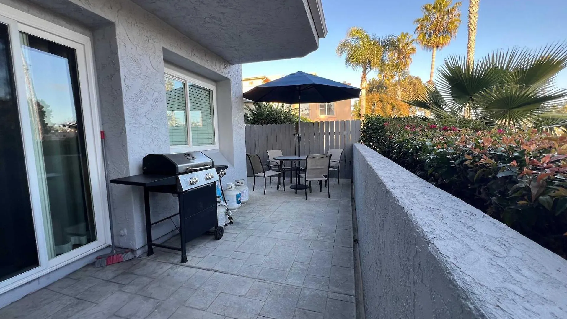 2 Bed 2 Bath Pacific 5 Blocks From Ocean