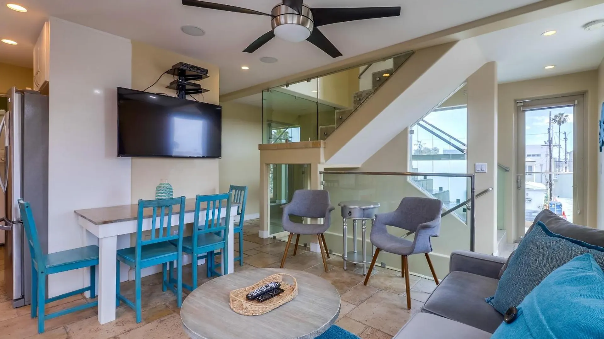 Ocean Breeze 1 & 2 Holiday home