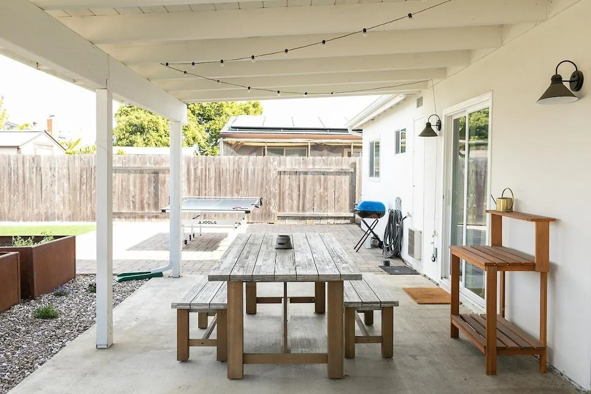 Surf With Backyard Oasis And Jacuzzi Holiday home