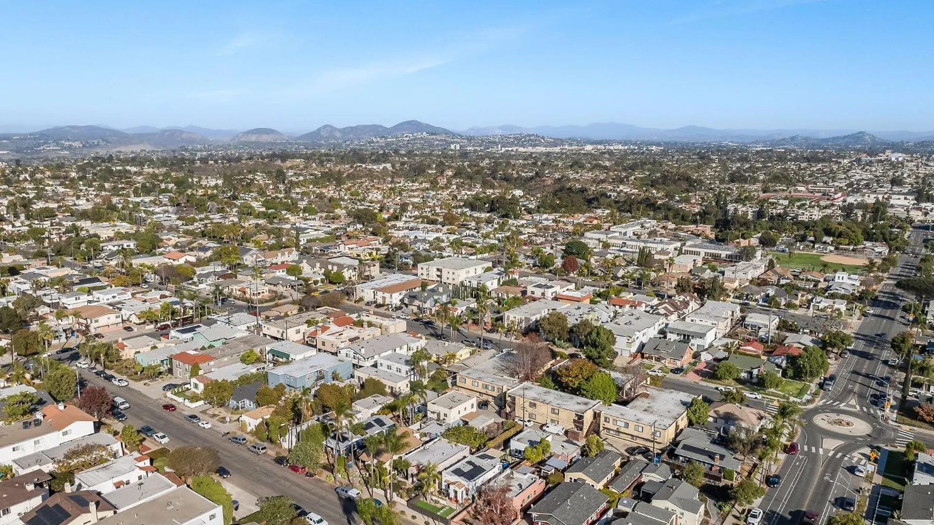 Navigate Laid-back Kensington Holiday home San Diego