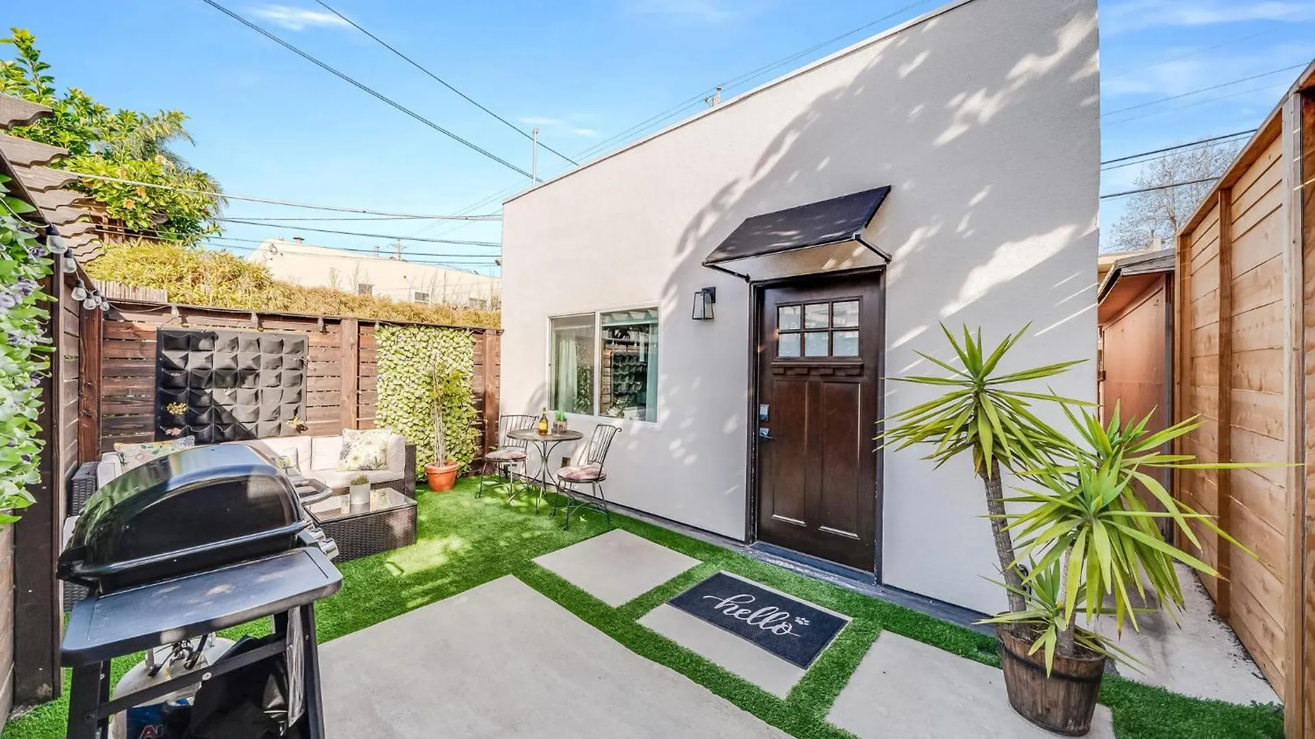 Navigate Laid-back Kensington Holiday home *