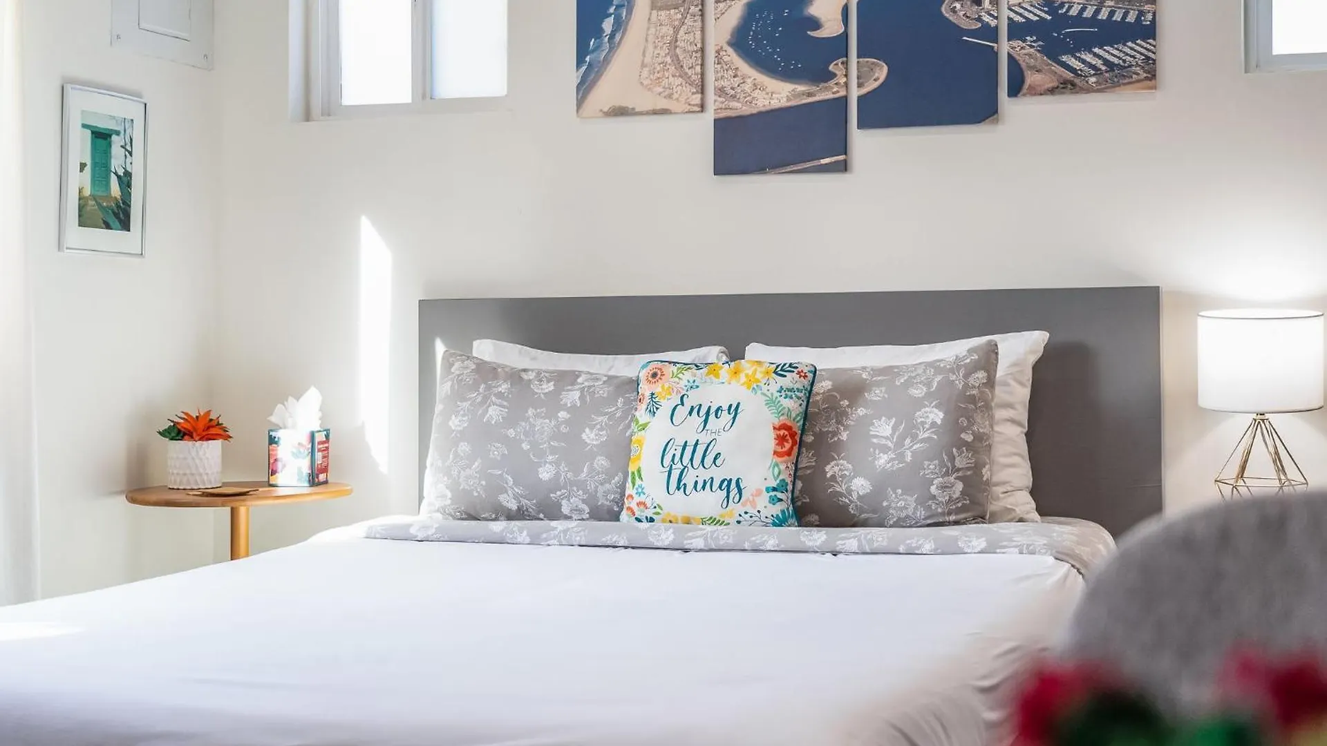 Navigate Laid-back Kensington * San Diego