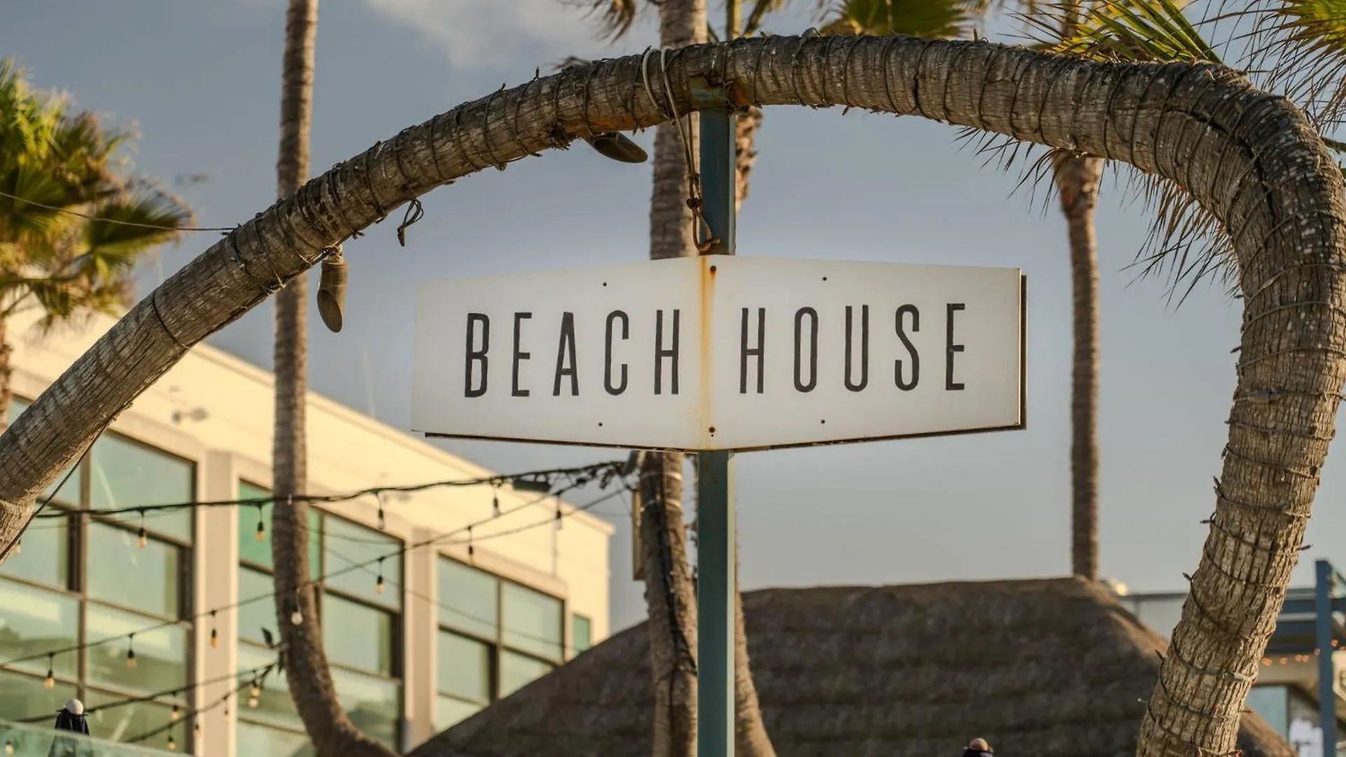 Navigate Front Row To Paradise Holiday home *