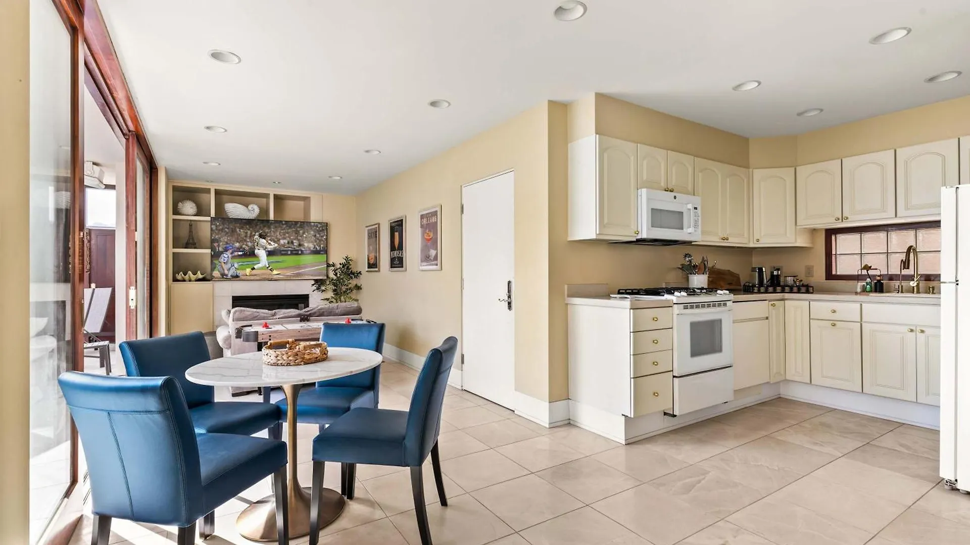Brand New Listing Elegant 7br Masterpiece Walk To Shops & Dining * San Diego
