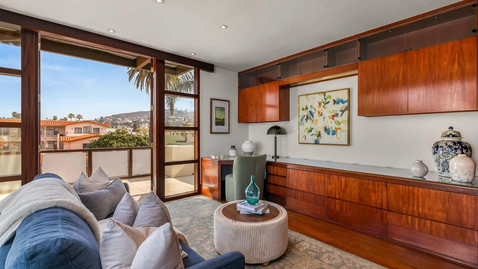 Brand New Listing Elegant 7br Masterpiece Walk To Shops & Dining Holiday home San Diego