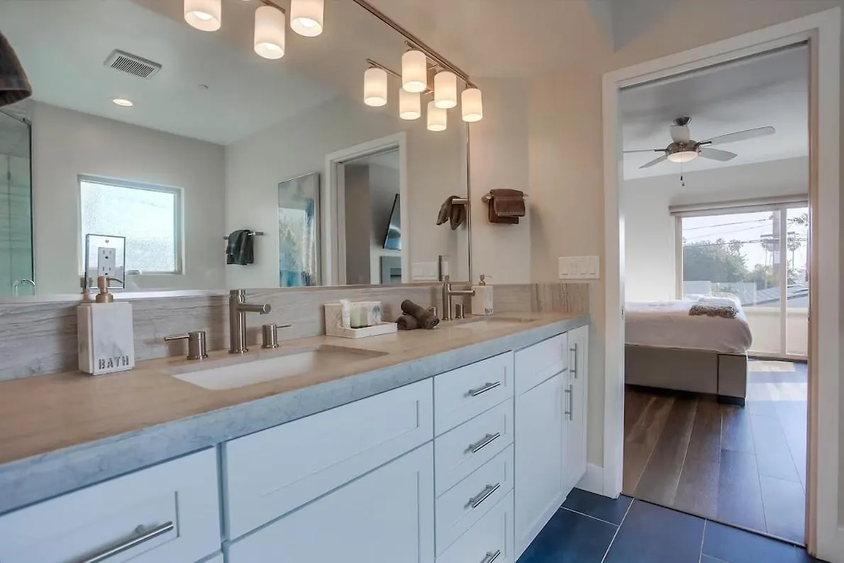 O835 - Opal Oasis * San Diego