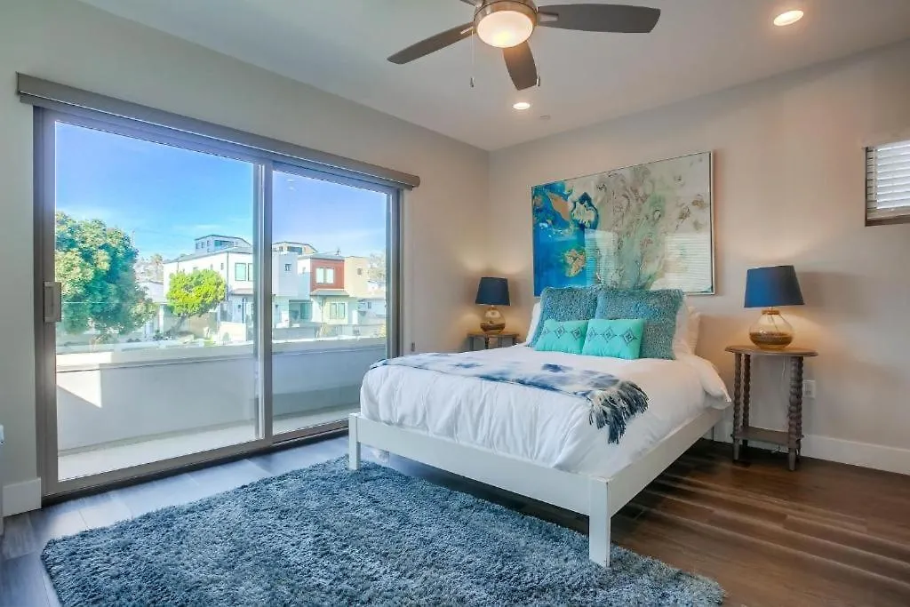 O835 - Opal Oasis San Diego