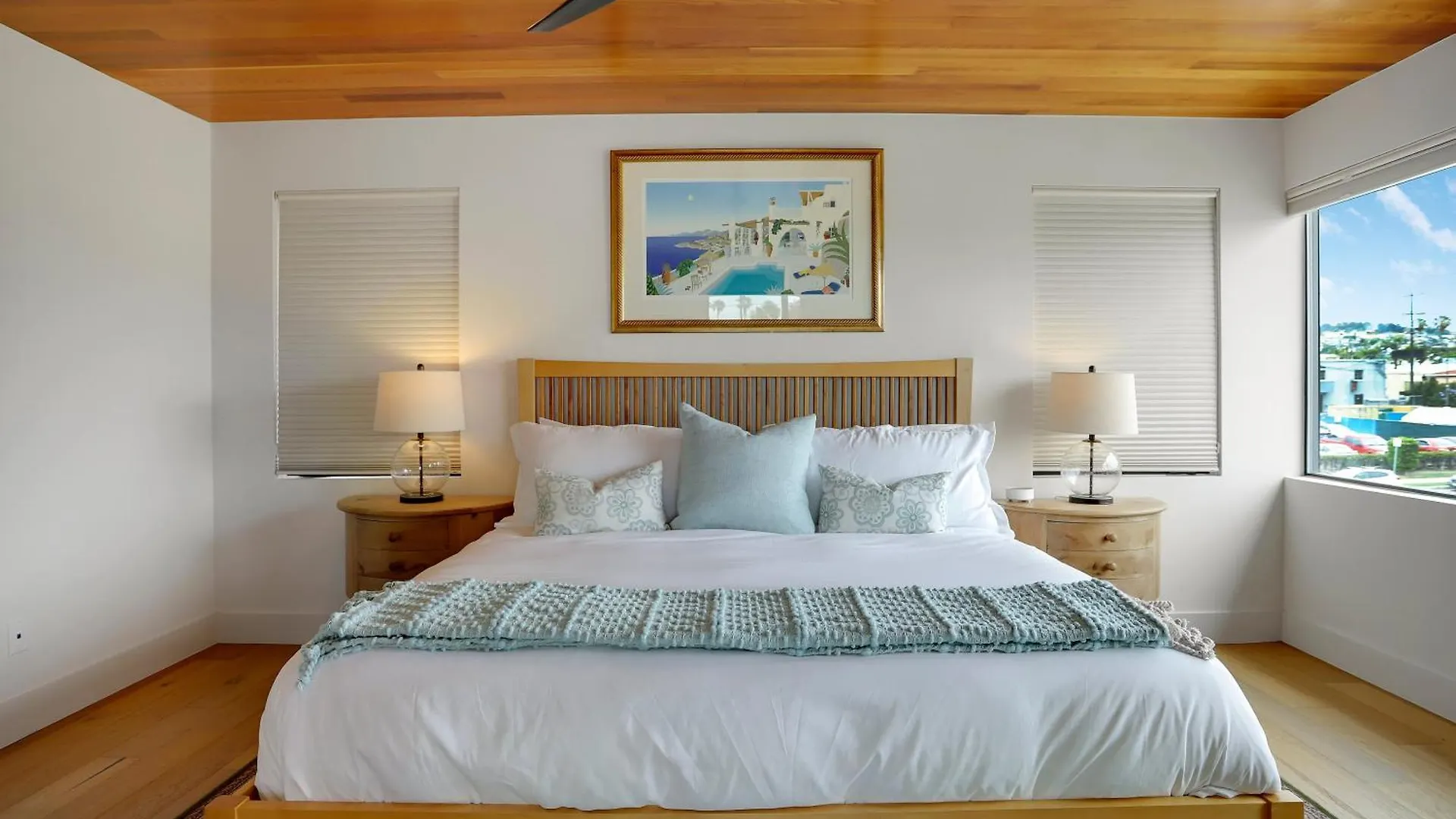 E4440 - Gone Coastal