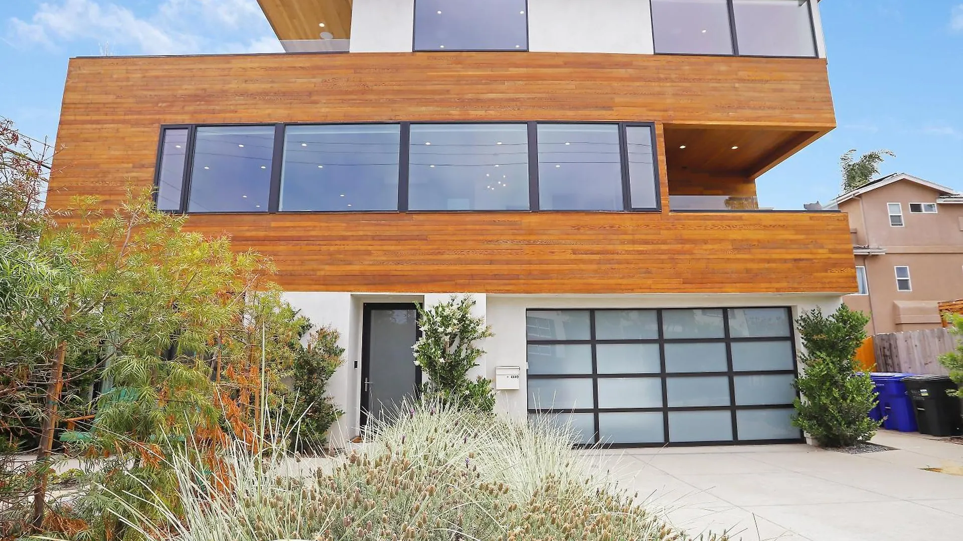 E4440 - Gone Coastal Holiday home *