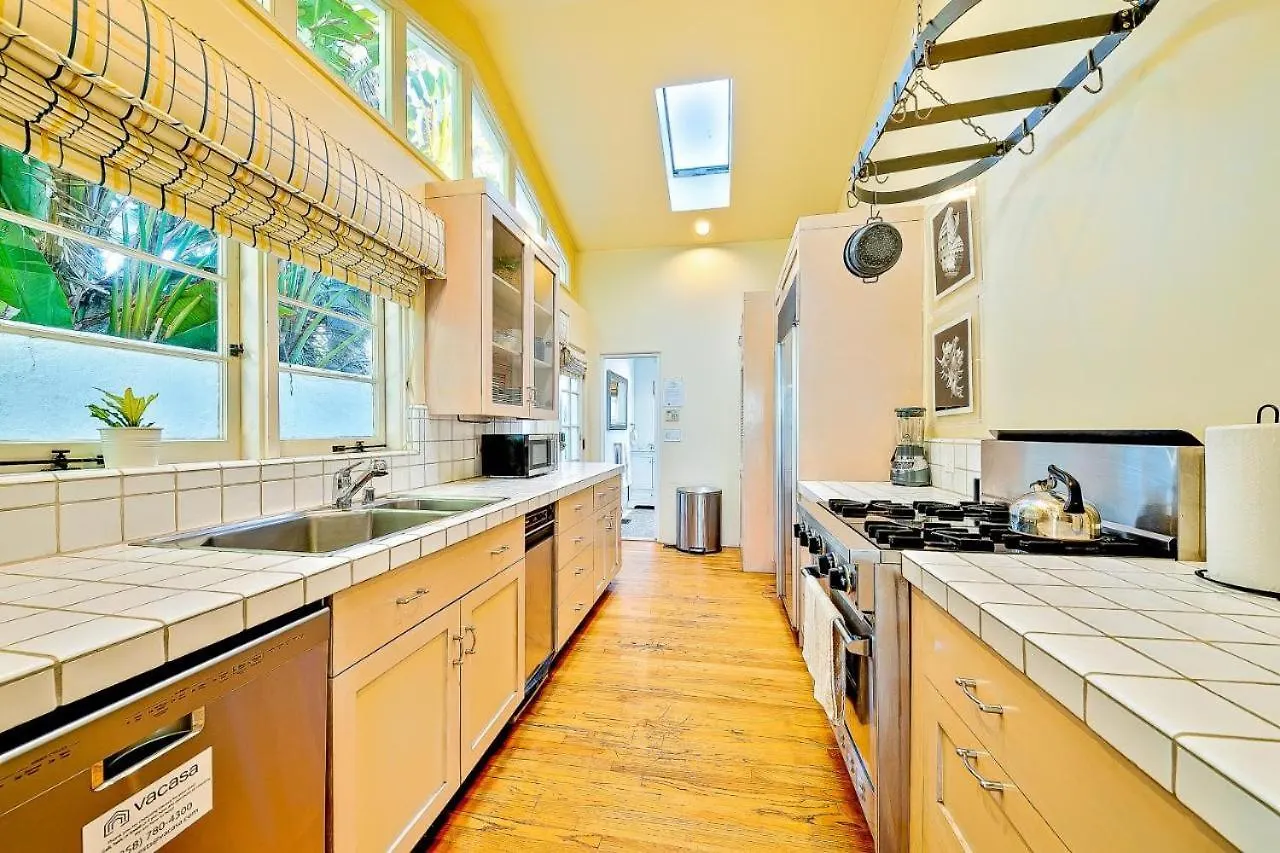 C402 - Paradise By The Sea Holiday home *