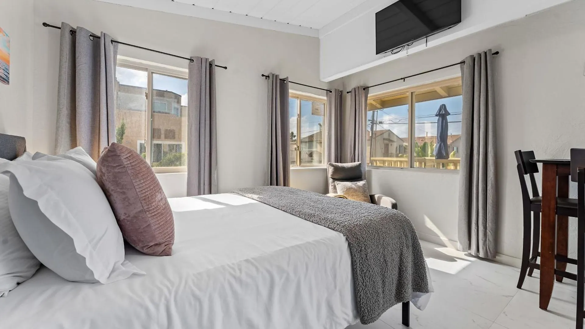 Sweet Sunset Studio Hotel *