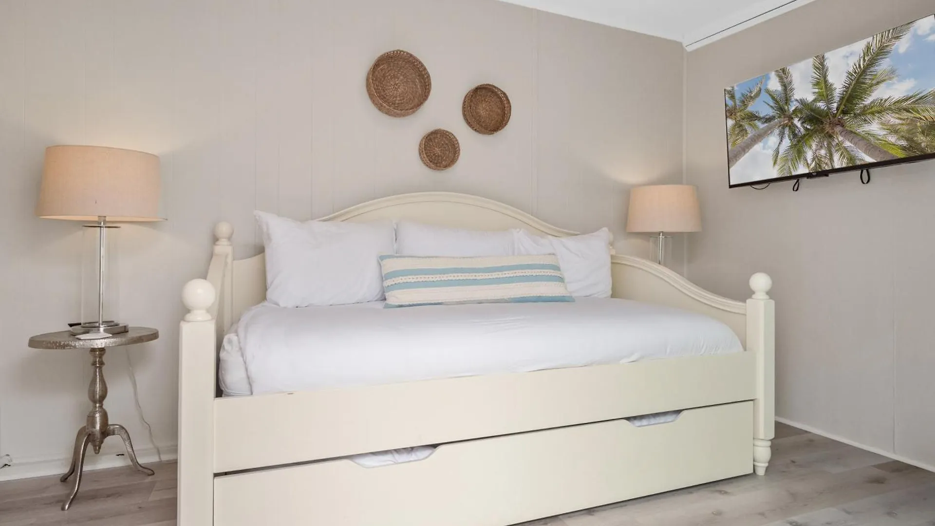 P1486m - Cliffs Oceanfront *